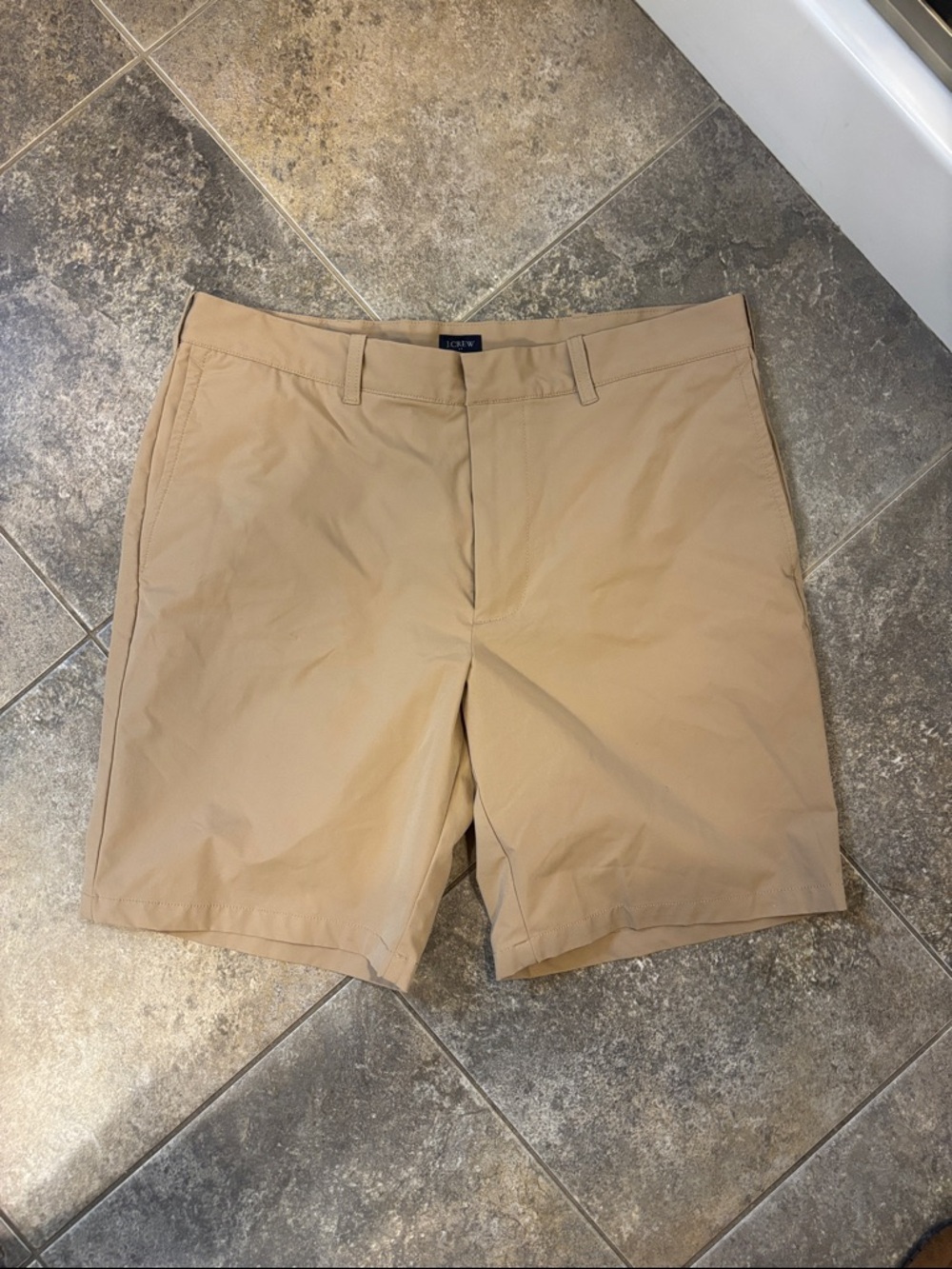 J. Crew Men's Flat-Front Chino Shorts — Tan